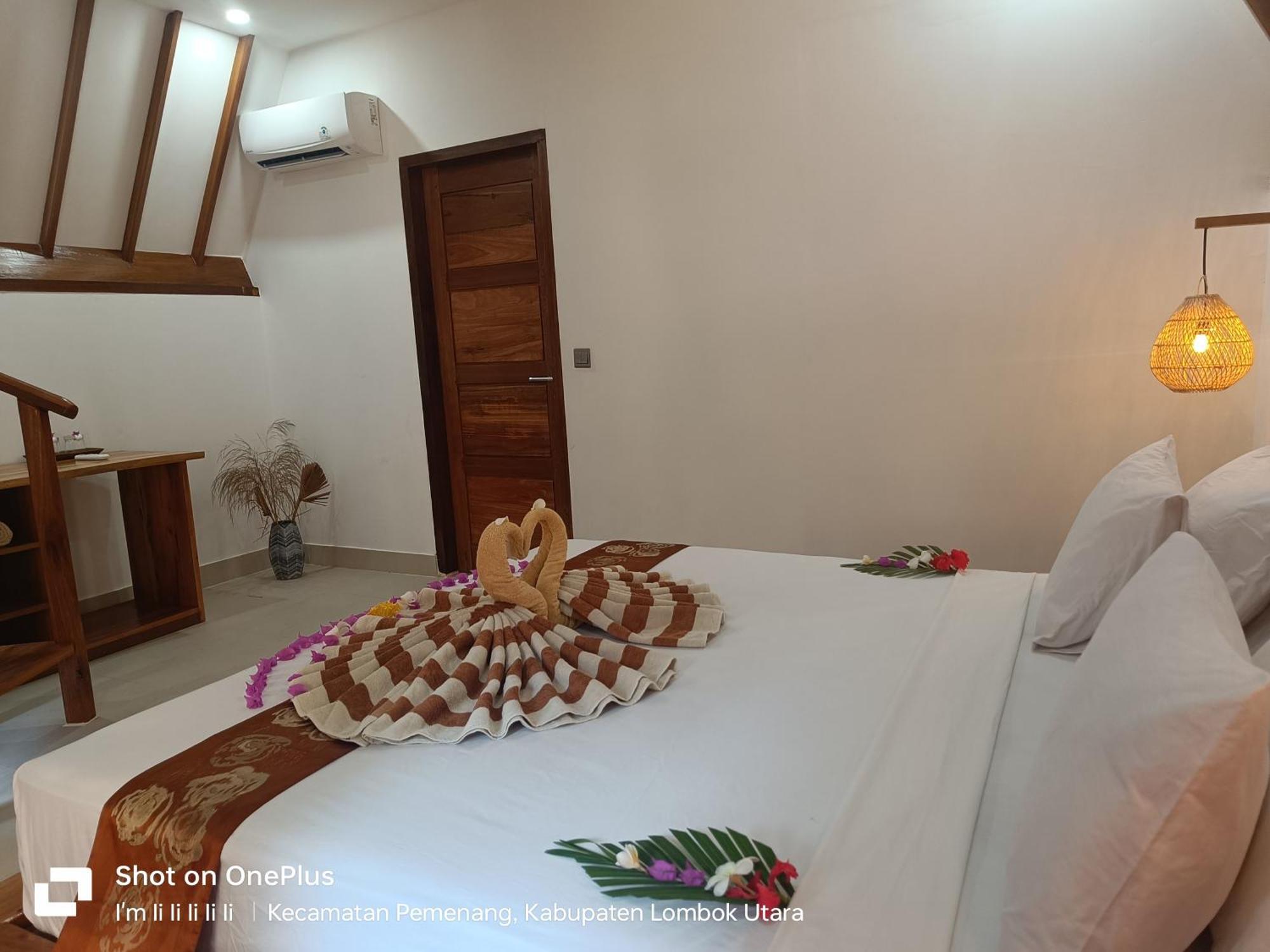 Lucy'S Garden Hotel Gili Air Esterno foto