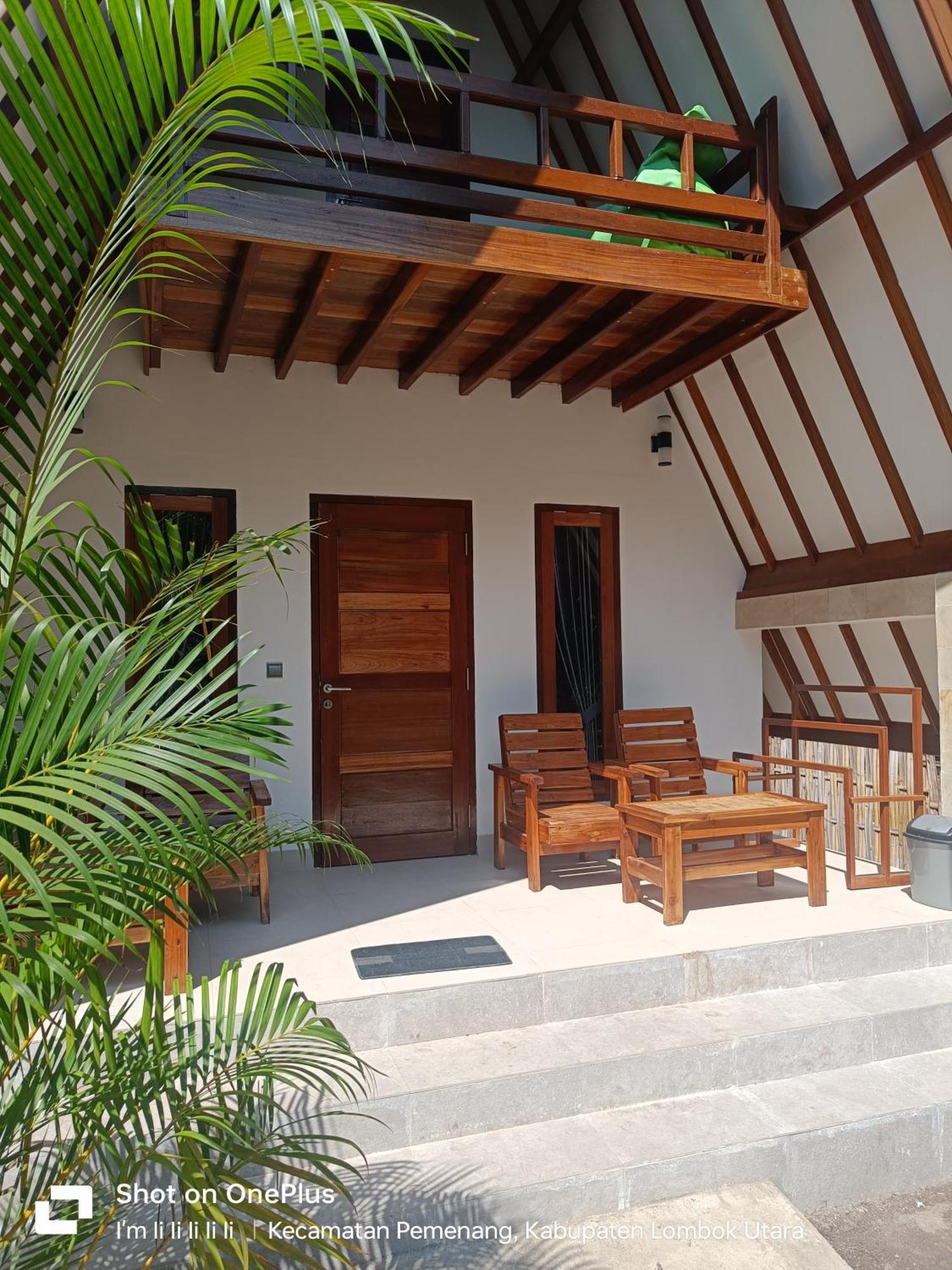 Lucy'S Garden Hotel Gili Air Esterno foto