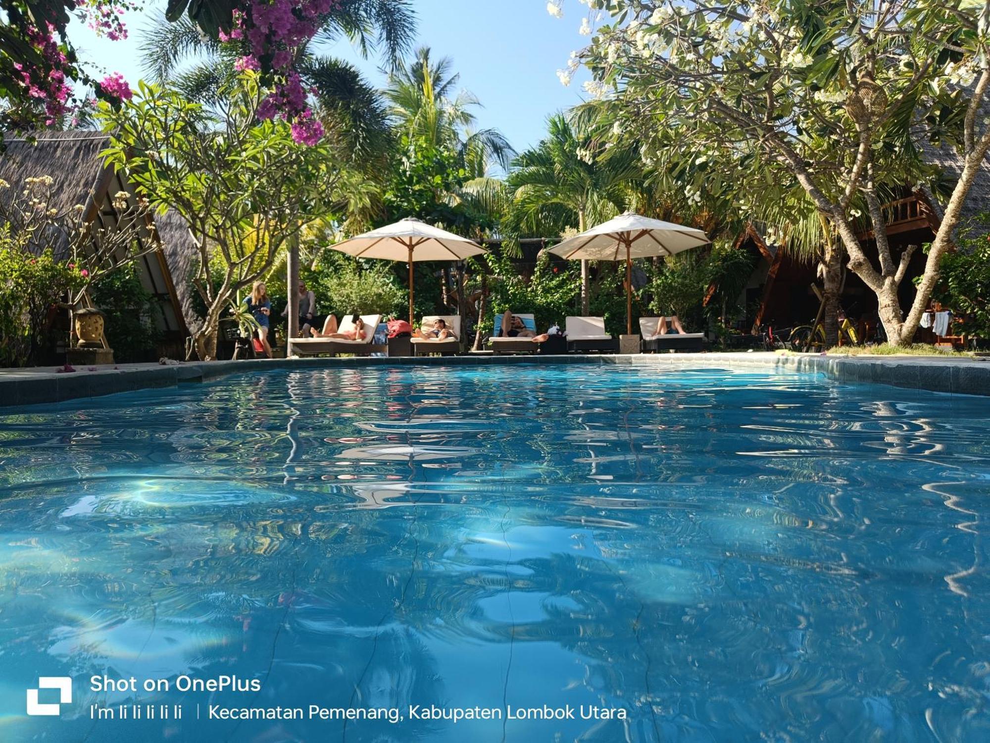Lucy'S Garden Hotel Gili Air Esterno foto